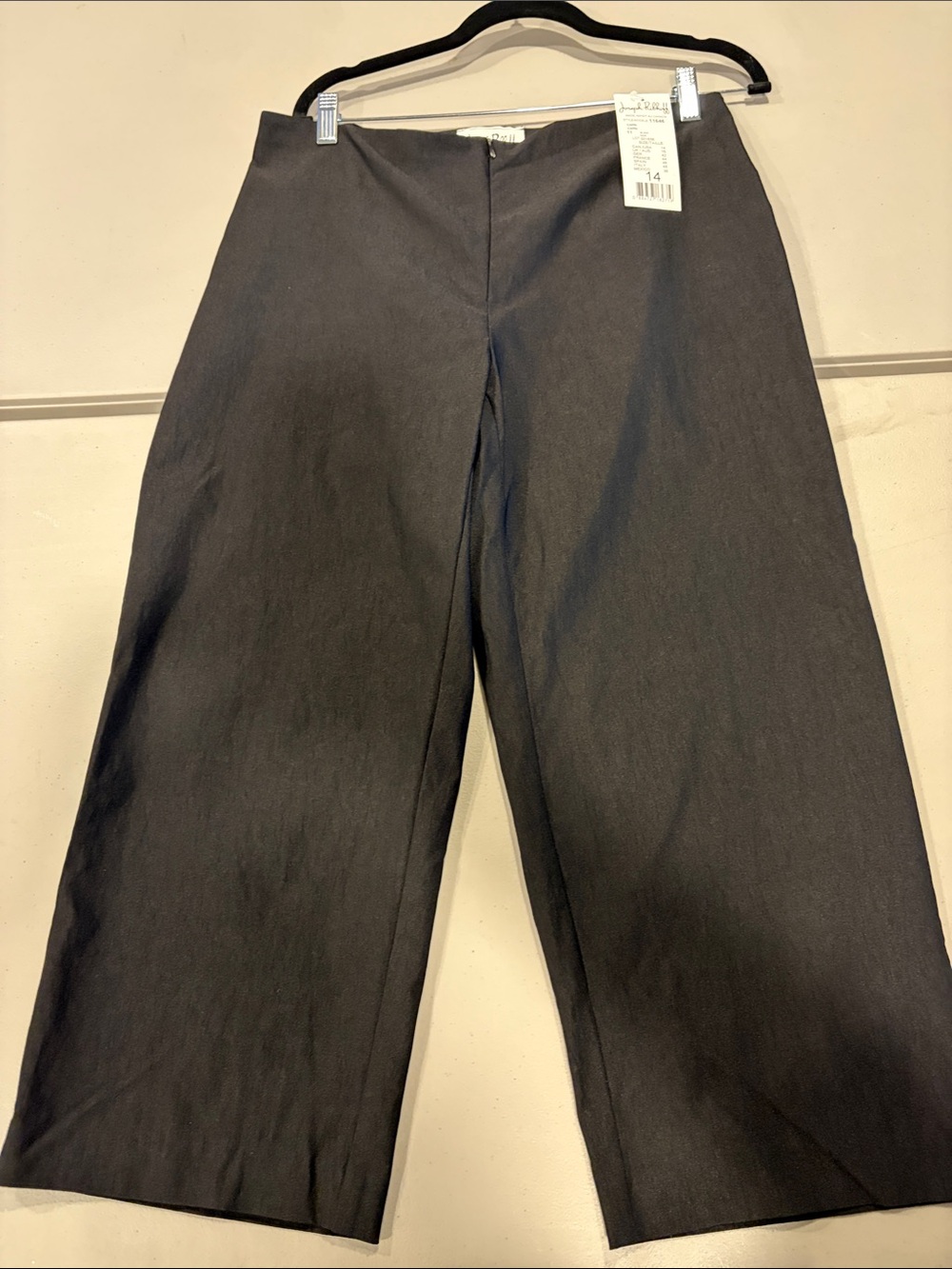 Joseph Ribkoff Black Wide-Leg cropped stretch material Dress Pants size 14